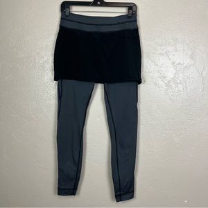 Athleta Placid 2 in‎ 1 Tight Legging Skirt Womens Small Black Gray